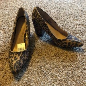 NWT Massini “Ariel” Leopard Print Heels Sz 7.5M!